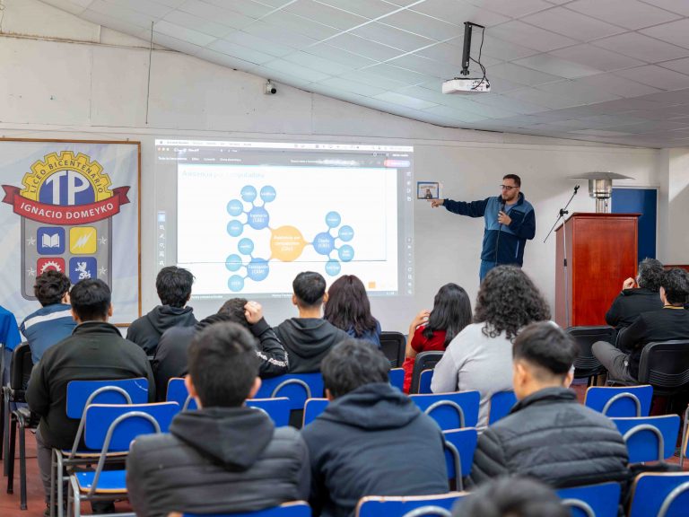 charla liceo bicentenario ignacio domeyko